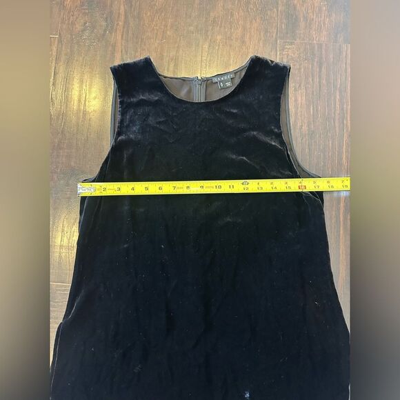 Theory Women's Black Velvet Sleeveless Crew Neck High Low Blouse Top size Medium - Picture 7 of 8